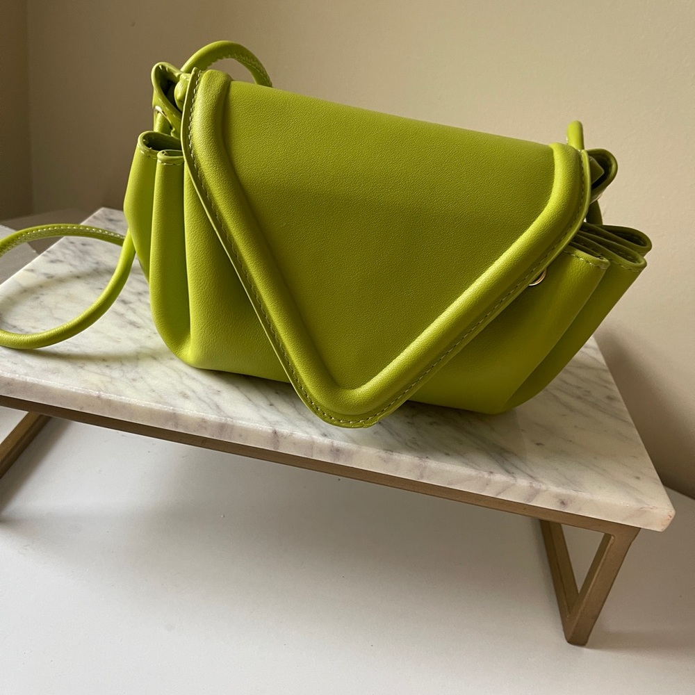 Drawstring crossbody - Picture 8 of 12